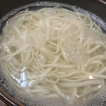 釜揚げうどん 織田薪 - うどんは細麺で柔らかめ♪