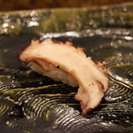 にぎり鮨 一五〇 - たこ桜煮