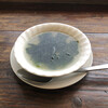 ひらりん - 料理写真:先付けでわかめスープの配膳です。