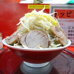 麺でる - 小ラーメン豚入り（野菜マシマシ、魚粉）750円