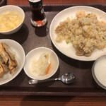 唐朝刀削麺 - 炒飯と餃子のセット 1,180円