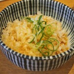 肉汁餃子と190円レモンサワー 難波のしんちゃん - 無料サービス「鬼おろしポン酢」