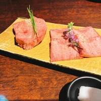 黒毛和牛焼肉 虎斑 北新地店 - 厳選タン２種