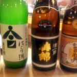 松栄寿司 中野店 - 日本酒一覧。特に月の桂は飲みやすくて酔っ払う