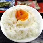 奥の湯 湯元館 - 朝食（ご飯に温泉卵をのせて）