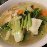 美林華飯店 - 野菜スープそば(1,000円)
