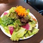 ブラッスリー クルール - ⚫たっぷり葉野菜とキャロットラペのサラダ