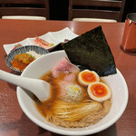 酒肴場 屯 - 津軽煮干し中華蕎麦（味玉入り）¥850