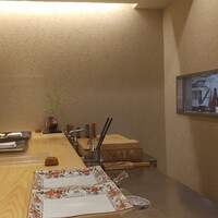 銀座 水野 - カウンター席は4