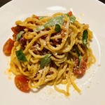 Akarenga - バジルとトマトの冷製スパゲッティ