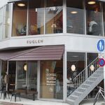 FUGLEN - たまに行くならこんな店は、浅草真っ只中にお店を構えるノルウェーで誕生したサードウェーブコーヒー店、「フグレンコーヒー浅草店」です。