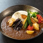 Sun&Moon - ９種の野菜のカレー。時期によって内容が変わるので季節毎にお頼み頂けるカレーです。