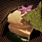 センティウ - サワーポメロのセミフレッド　佐多の塩のジェラート　蓬のソース