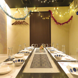 We have private rooms and tatami rooms for large groups!