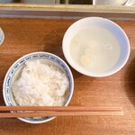 Yamamoto Gyouza - ライス（少なめ）とスープ