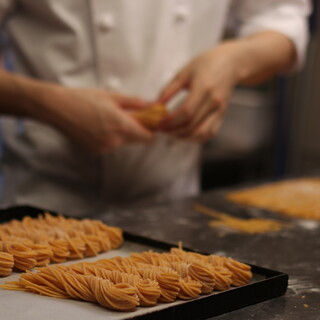 自家製手打ちの生パスタ