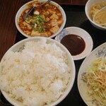 Yousukou - 日替りランチAとんかつ麻婆豆腐セットご飯大盛り