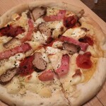 グリルキング - いぶりがっことクリームチーズのピザ