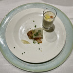 saveur - 新玉ねぎのスープに函館生雲丹にサクラマス