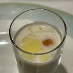 saveur - 新玉ねぎのスープに函館生雲丹