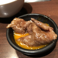 天空焼肉 星遊山 - 炙りロースと溶き卵