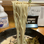 博多ラーメン 亀八 - 麺