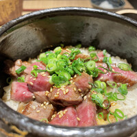 厳選焼鳥 一石三鳥 本店 - 牛土鍋ごはん