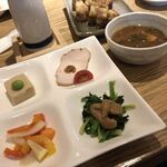 横浜おばんざい月読 - 冷菜４品、温菜1品