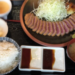 牛かつ･牛煮込み 鈴乃家 - 