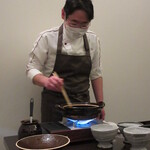 日本料理 TOBIUME - カウンター店に負けない演出中の田代料理長