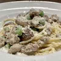 IMPASTO - 追加：パスタにキタッラ
                    自家製サルシッチャにブラウンマッシュルーム、軽いクリームソースを合わせたキタッラが凄く美味しい♪
                    グリーンピースの火入れが良く、お豆の味と風味が活きいきして素晴らしいこと！