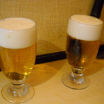 ビール315円、エビスとレーベンブロイから選べます