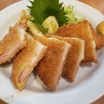 遠州屋本店 高尾 - チーズハムカツ