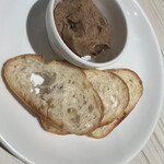 Ore No Furenchi Yokohama - リエットとはパテに似たペースト状の肉　フランスパンに合います