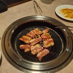 ホルモン焼肉 ぷるぷる - 