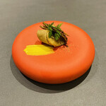 プレゼンテ スギ - 鯉
      利根川鯉骨切り、無農薬生姜と発酵キノコエキスGV、無農薬牛蒡のバルサミコ酢和え、佐倉産イエローマスタード、薮人参の葉、花椒ペッパー