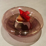 プレゼンテ スギ - GV鰹
      鰹、ビーツ、八千代牛乳自家製ヨーグルト