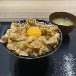 とんかつ 極旨家 - 極旨豚丼(ニンニク醤油)、味噌汁