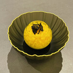 プレゼンテ スギ - 泡・氷・焦げ
      みかんのドルチェ
      焼きみかんの葉、丸ごとみかん氷、みかんの泡