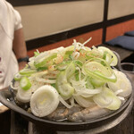 駒形どぜう 本店 - ネギを載せる