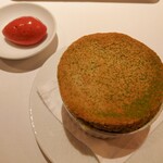 レ セゾン - 抹茶のスフレ　グリオットのマーマレード　ソルベを添えて