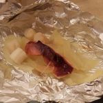 ホテル南海荘 - 2013/02　夕食（北海の幸包み焼（帆立貝　烏賊　玉葱　バター））　申し訳ないが、これはちょっとショボいんでないかい？？