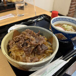 前沢サービスエリア（下り線）レストラン - 前沢牛すき焼き丼とこそば