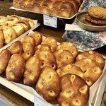 BLUE POPPY Bakery - 塩バターブリオッシュ