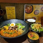 SPICY CURRY 魯珈 - ろかプレート(浅利と筍の春カレー)＋ぷちカレー(豆カレー)＋ぷちサラダ＋ラッシー
