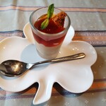 ローズ・エ・ロメオ - ロイヤルミルクティーのパンナコッタ。