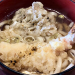 Chigasaki Hamadaya - 冷凍うどんにトッピングして天ぷらうどんにすると美味しい