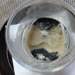 閑祥庵 禅紫 - その下にも黒ごまがある