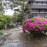 閑祥庵 禅紫 - 門から入った所（正面）