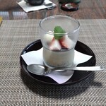 閑祥庵 禅紫 - 黒ごまプリン